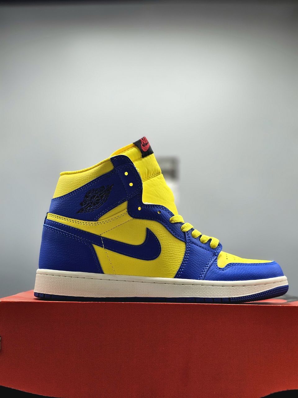 AIR JORDAN 1 HIGH " LANEY " 