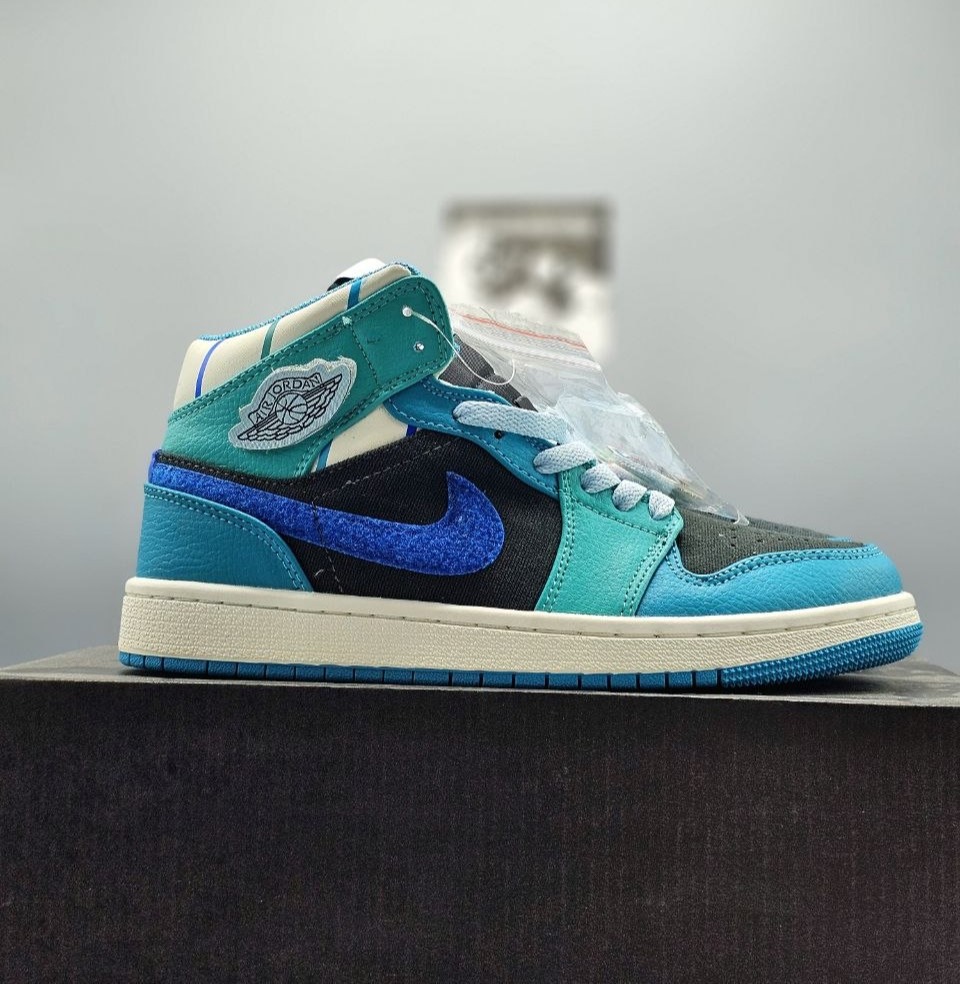 AIR JORDAN 1 MID " INSPIRED BY THE GREATEST " 