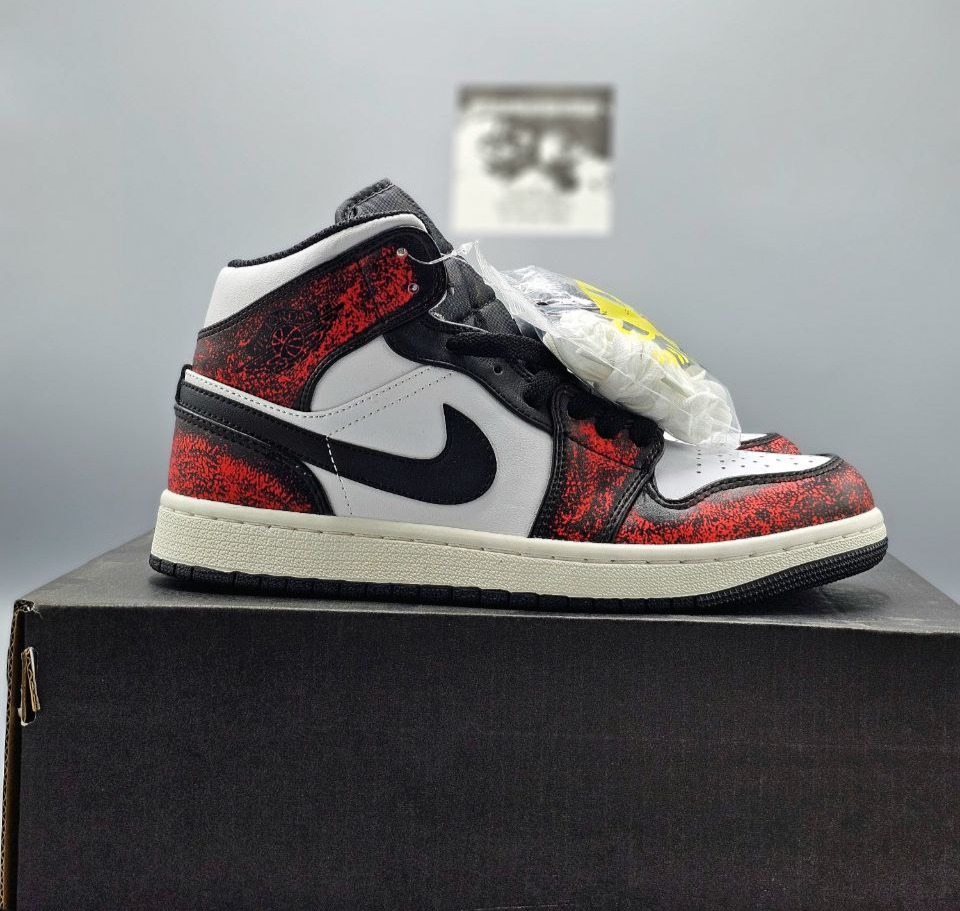 AIR JORDAN 1 MID " WEAR AWAY " 
