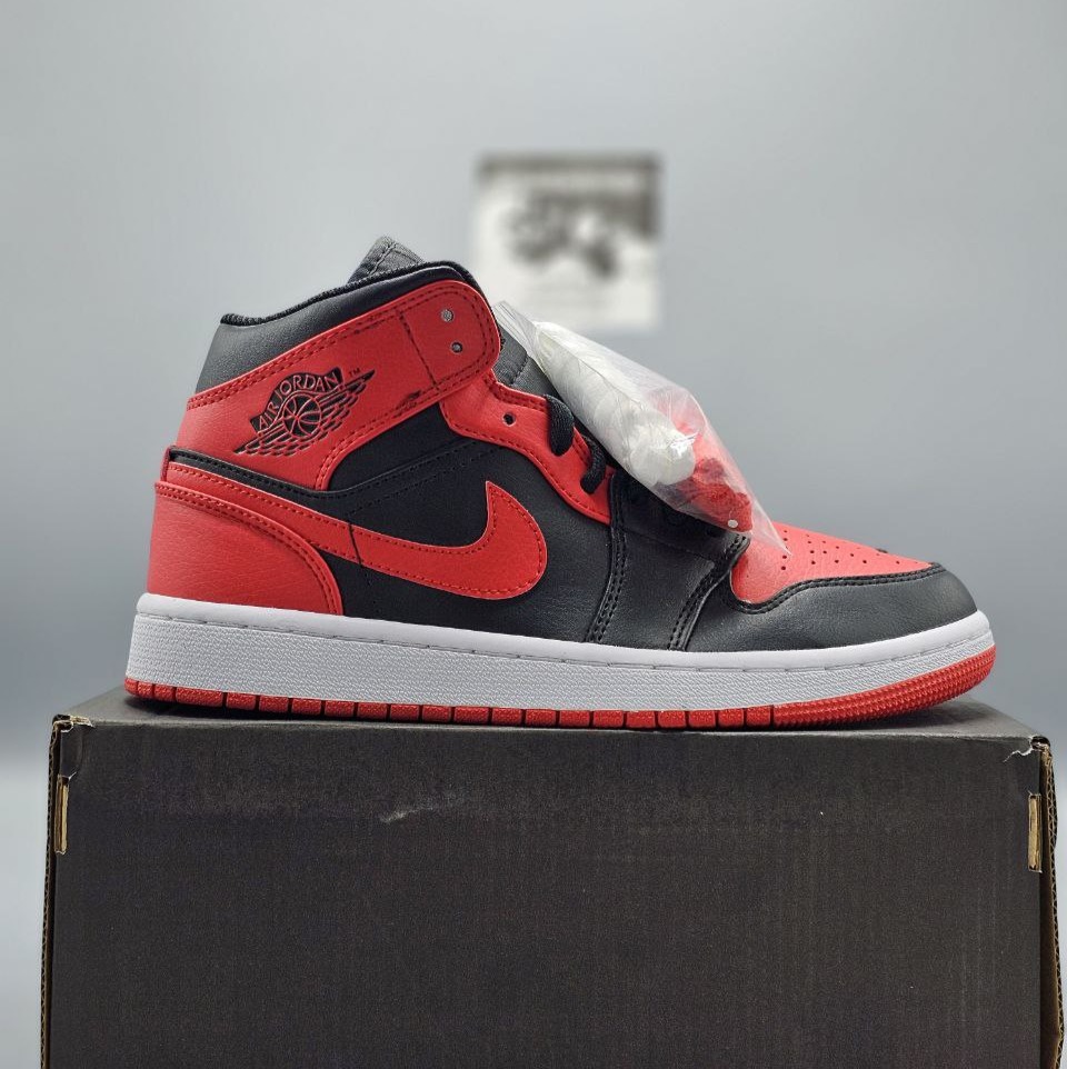 AIR JORDAN 1 MID " BANNED " 