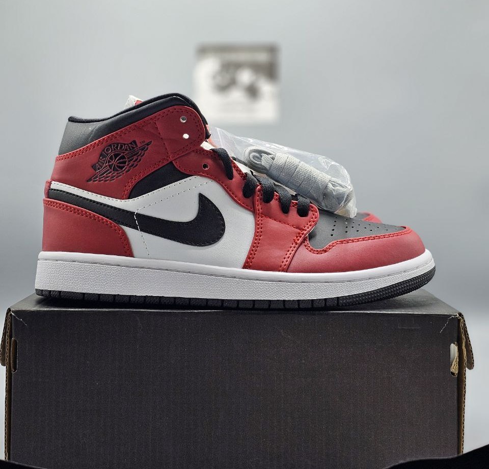 AIR JORDAN 1 MID " CHICAGO TOE " 
