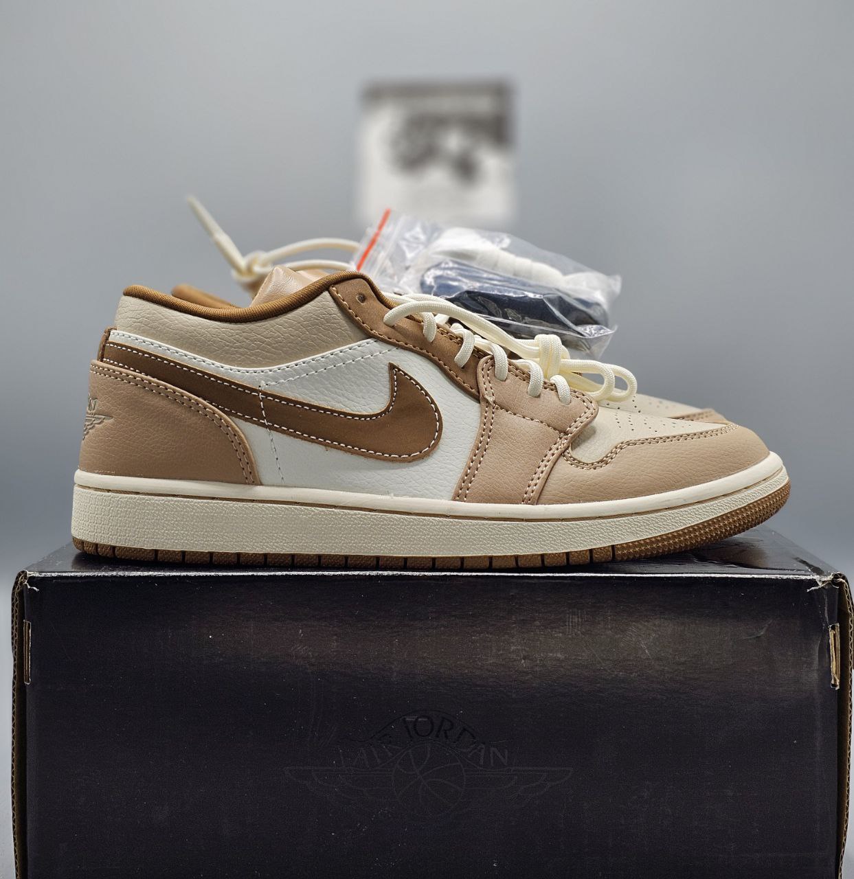 AIR JORDAN 1 LOW " HEMP LIGHT " 