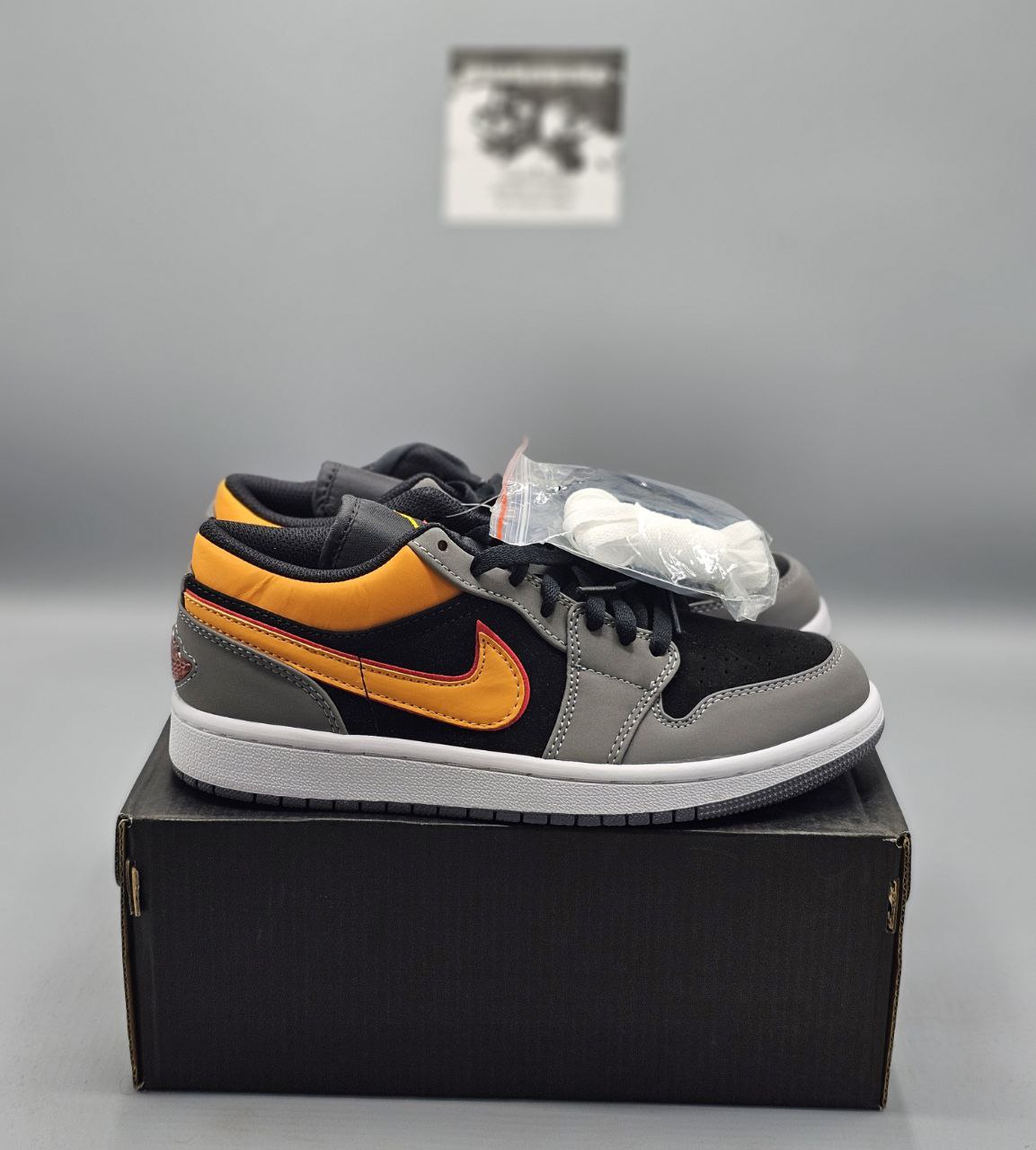 AIR JORDAN 1 LOW " GRAPHITE VIVID ORANGE " 