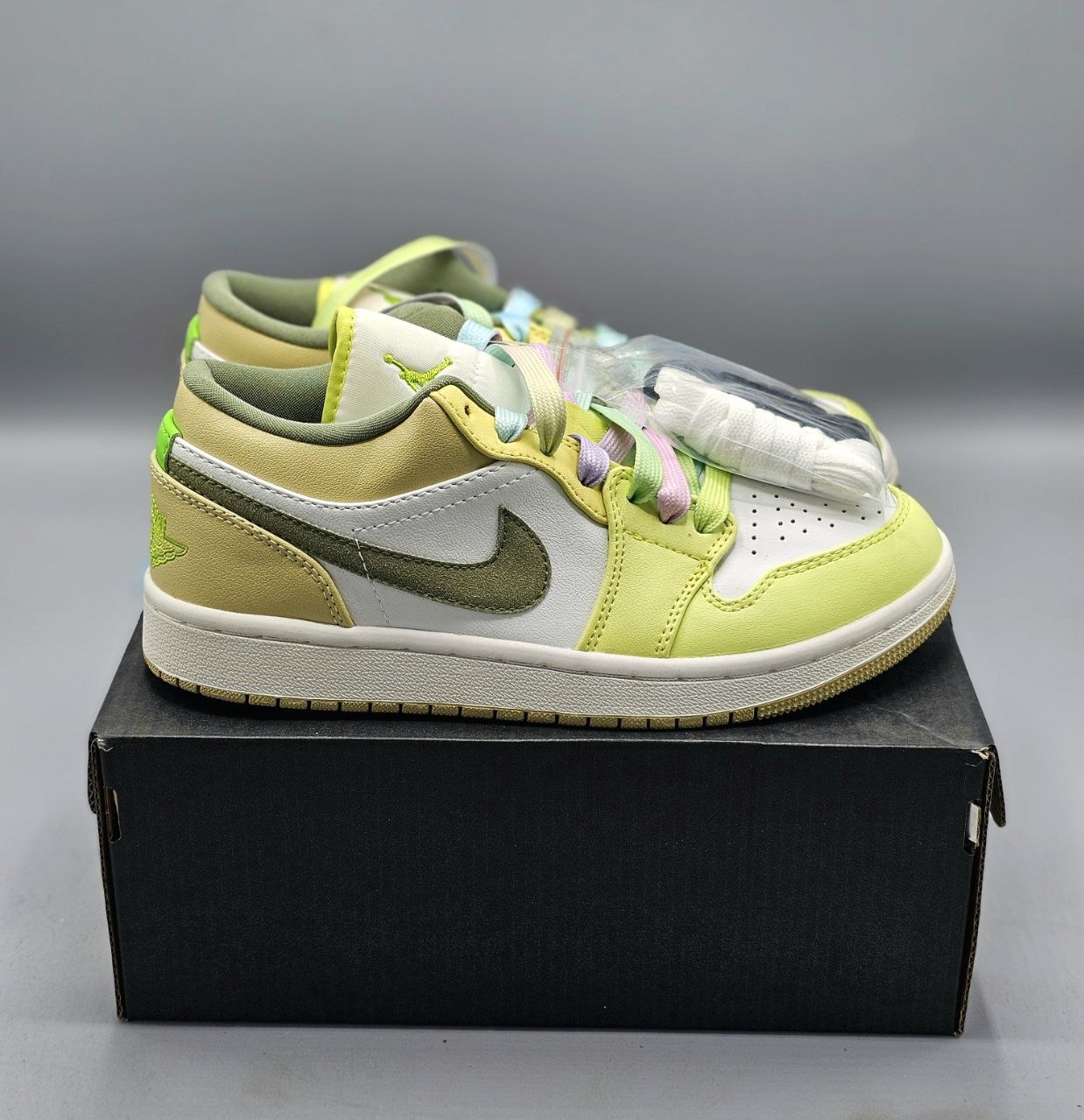 AIR JORDAN 1 LOW " SAIL WHITE OIL GREEN " 